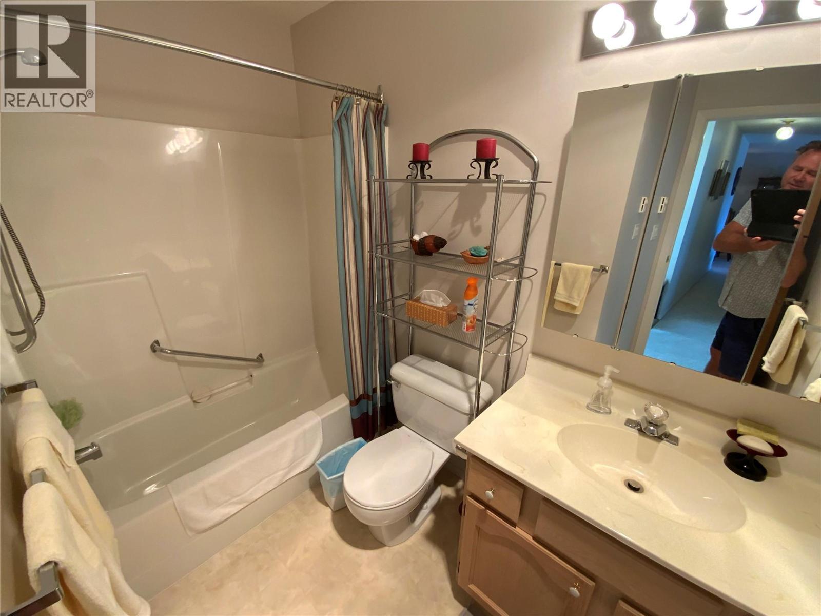 195 Warren Avenue Unit# 407, Penticton