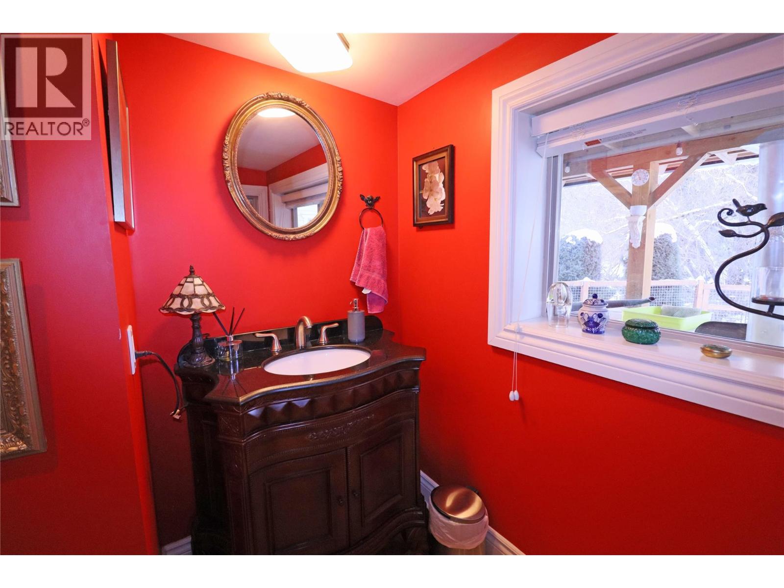 629 Gold Avenue S, Greenwood