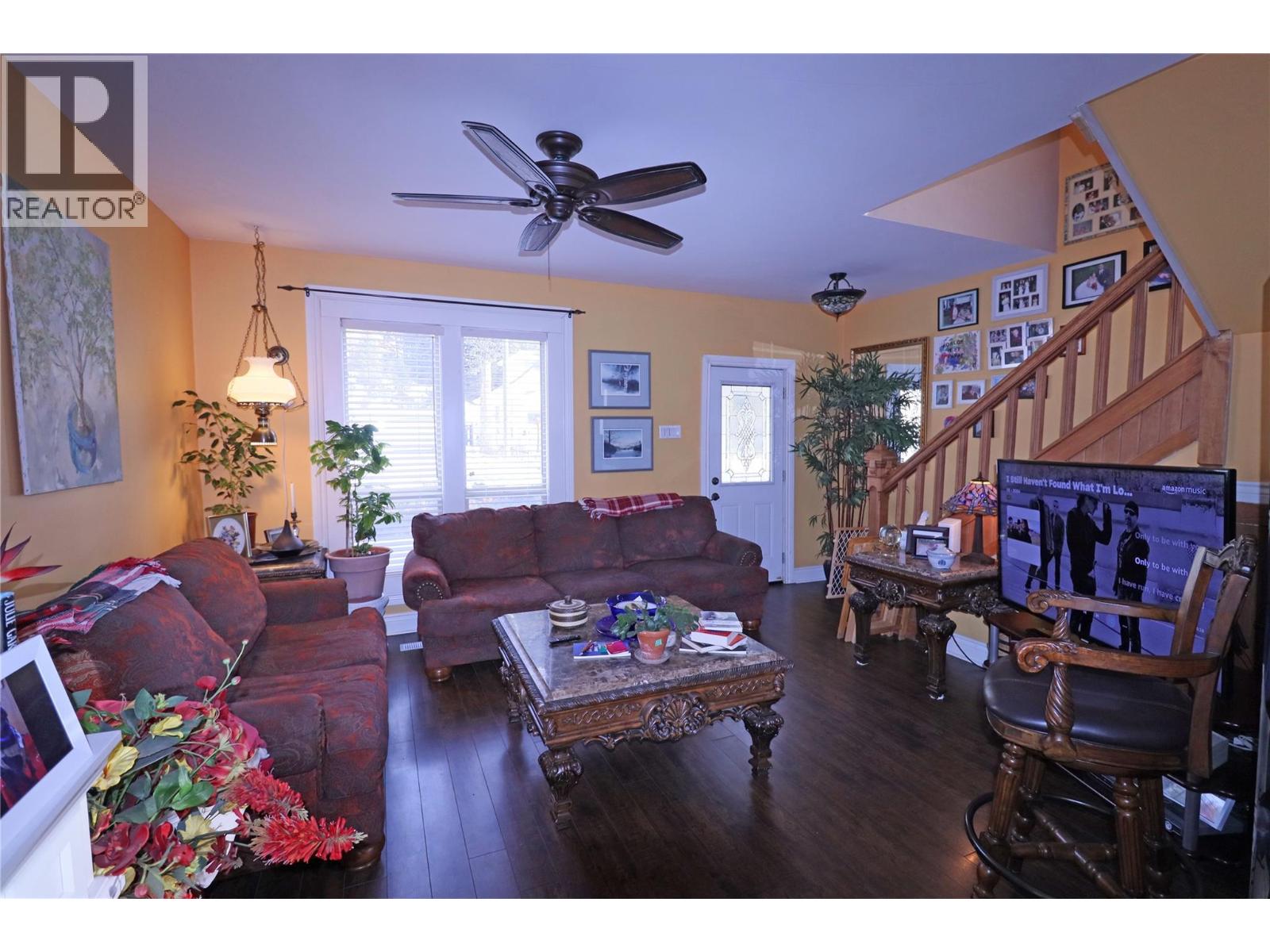 629 Gold Avenue S, Greenwood