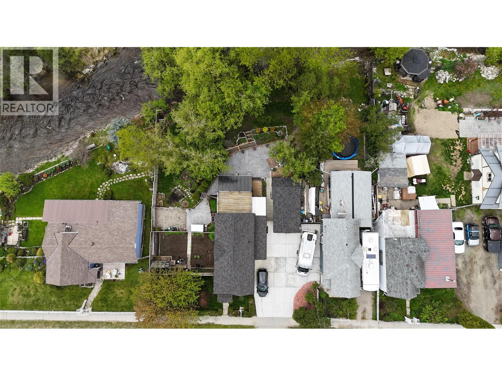 629 Gold Avenue S - 4