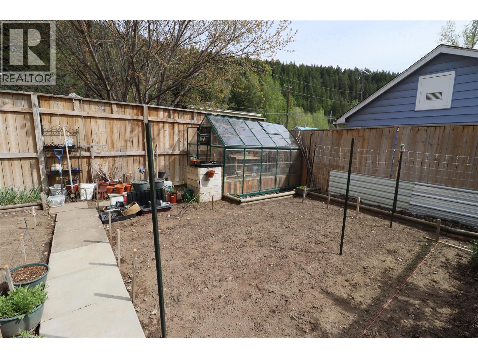 629 Gold Avenue S - 53