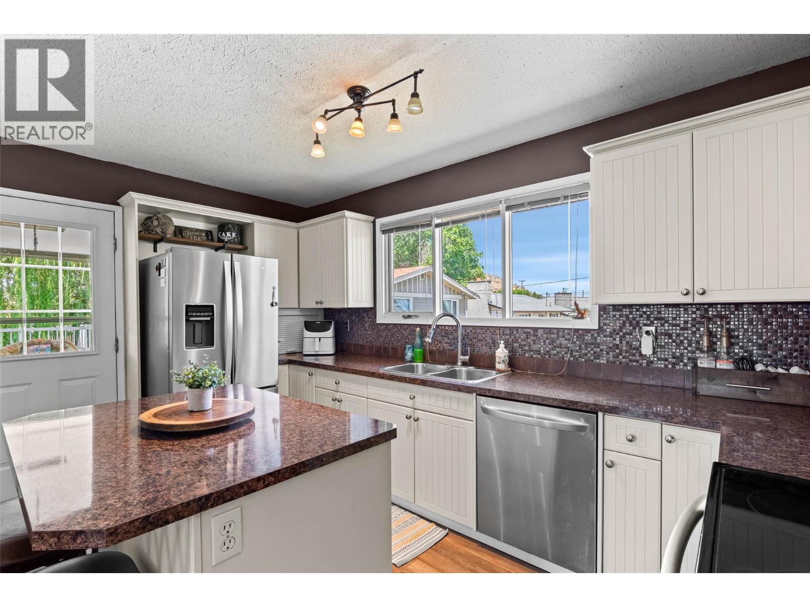 1683 SHERIDAN Drive, Kamloops