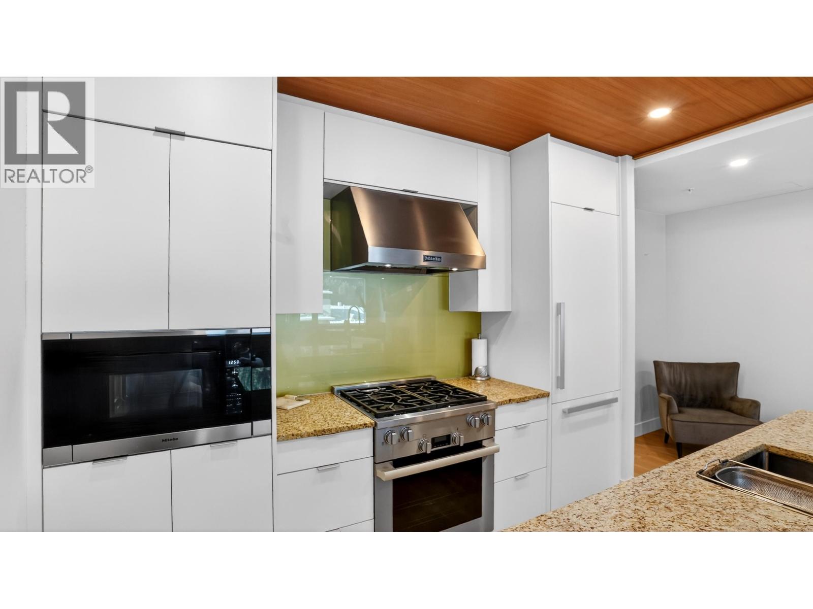 506 6687 NELSON AVENUE, West Vancouver