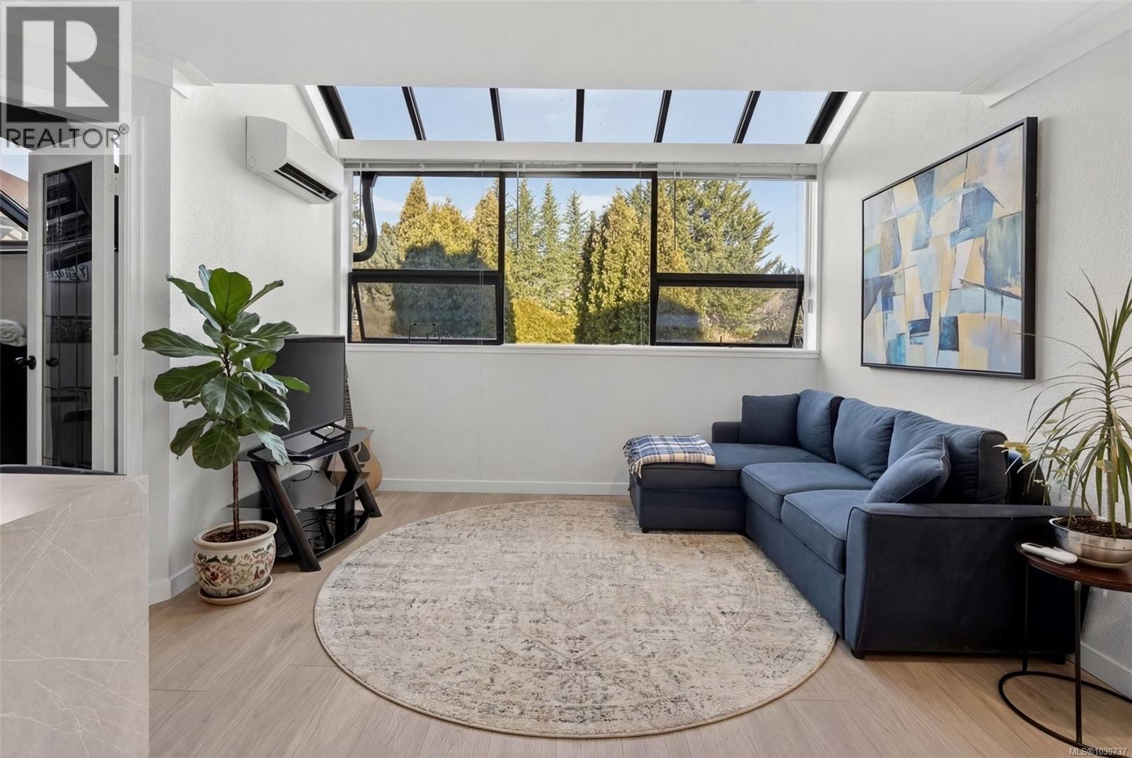 550B 4678 Elk Lake Drive, Saanich