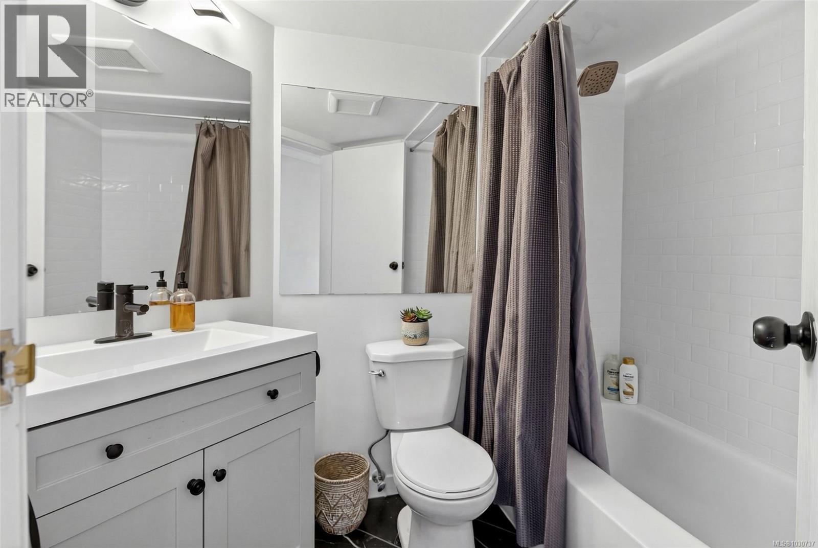 550B 4678 Elk Lake Drive, Saanich