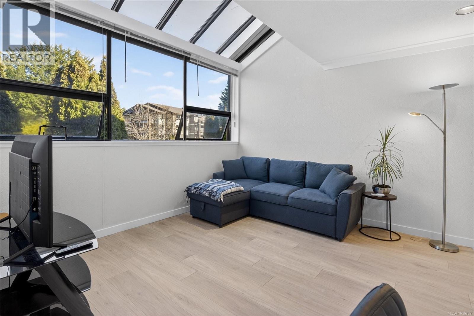 550B 4678 Elk Lake Drive, Saanich