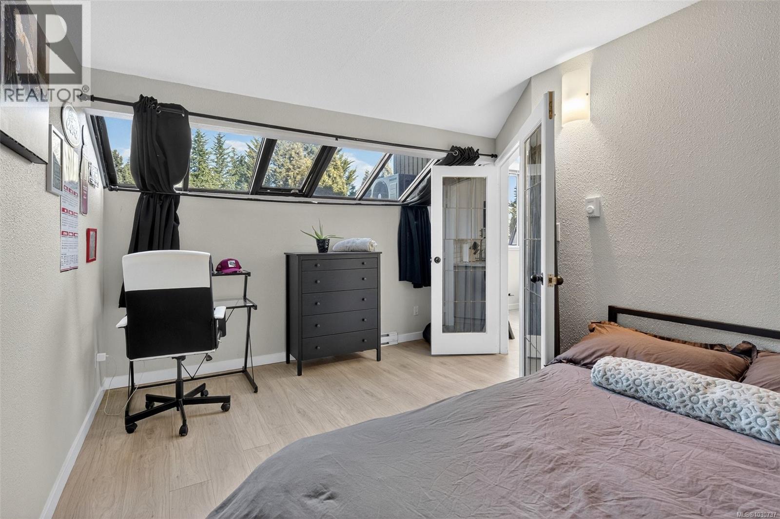 550B 4678 Elk Lake Drive, Saanich