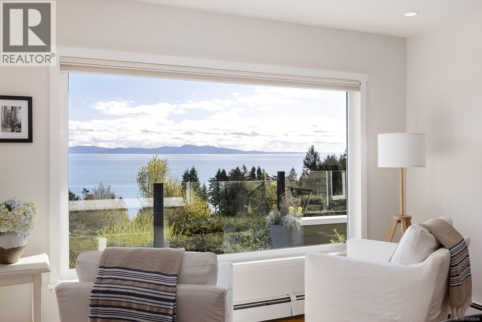  5011 Hilarie Place, Saanich