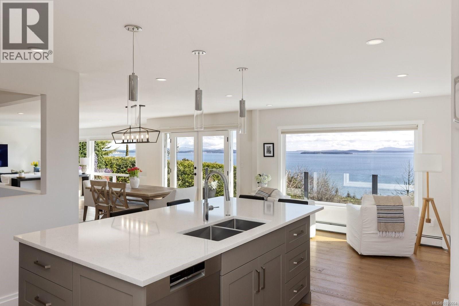  5011 Hilarie Place, Saanich