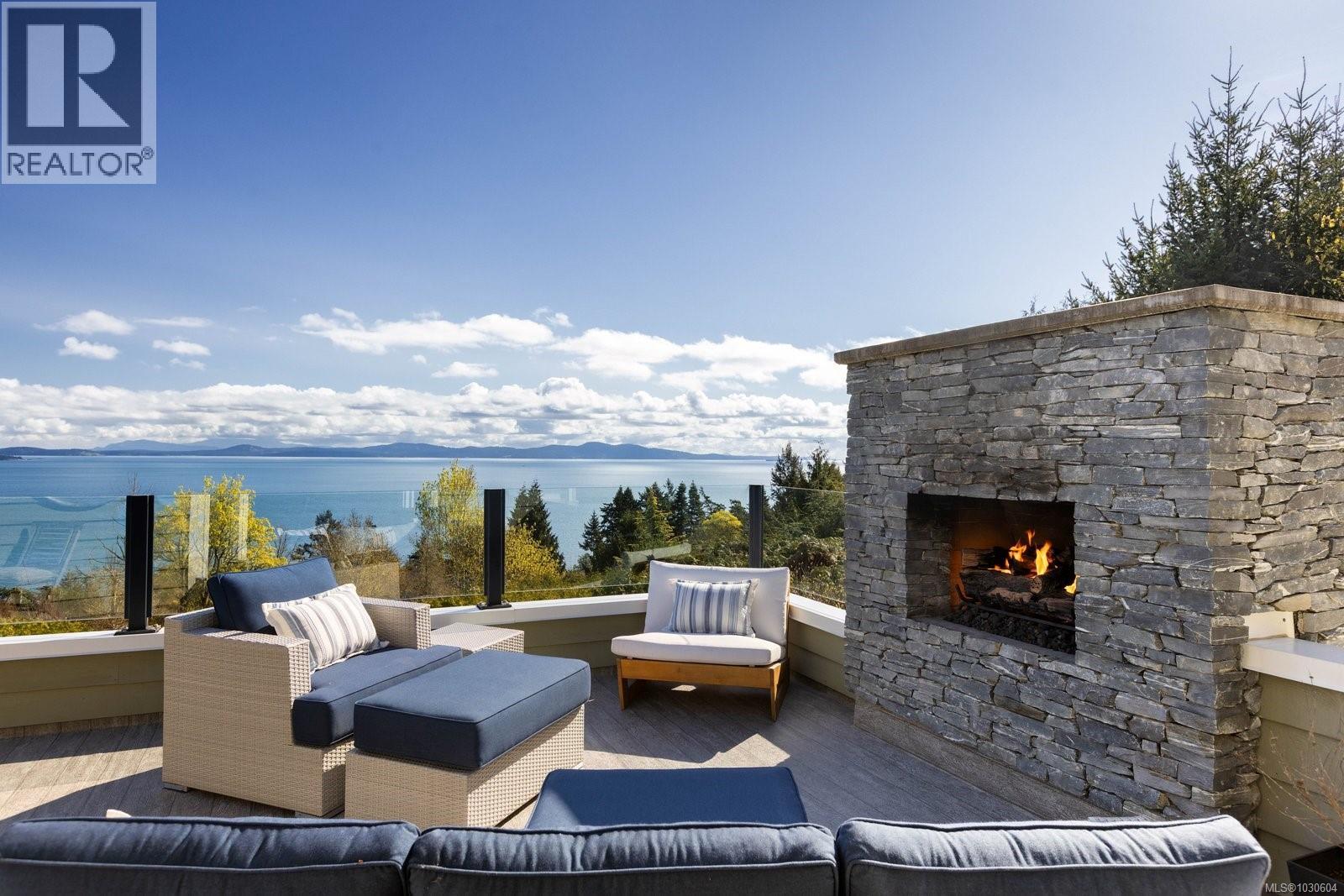  5011 Hilarie Place, Saanich