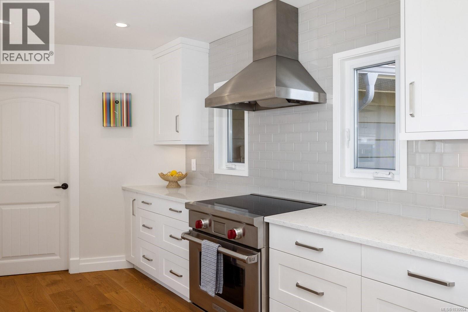  5011 Hilarie Place, Saanich