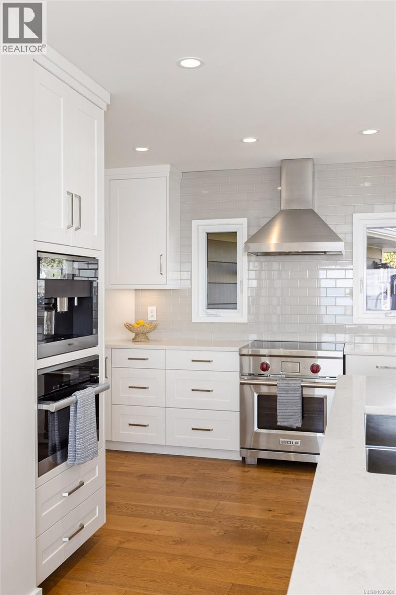  5011 Hilarie Place, Saanich