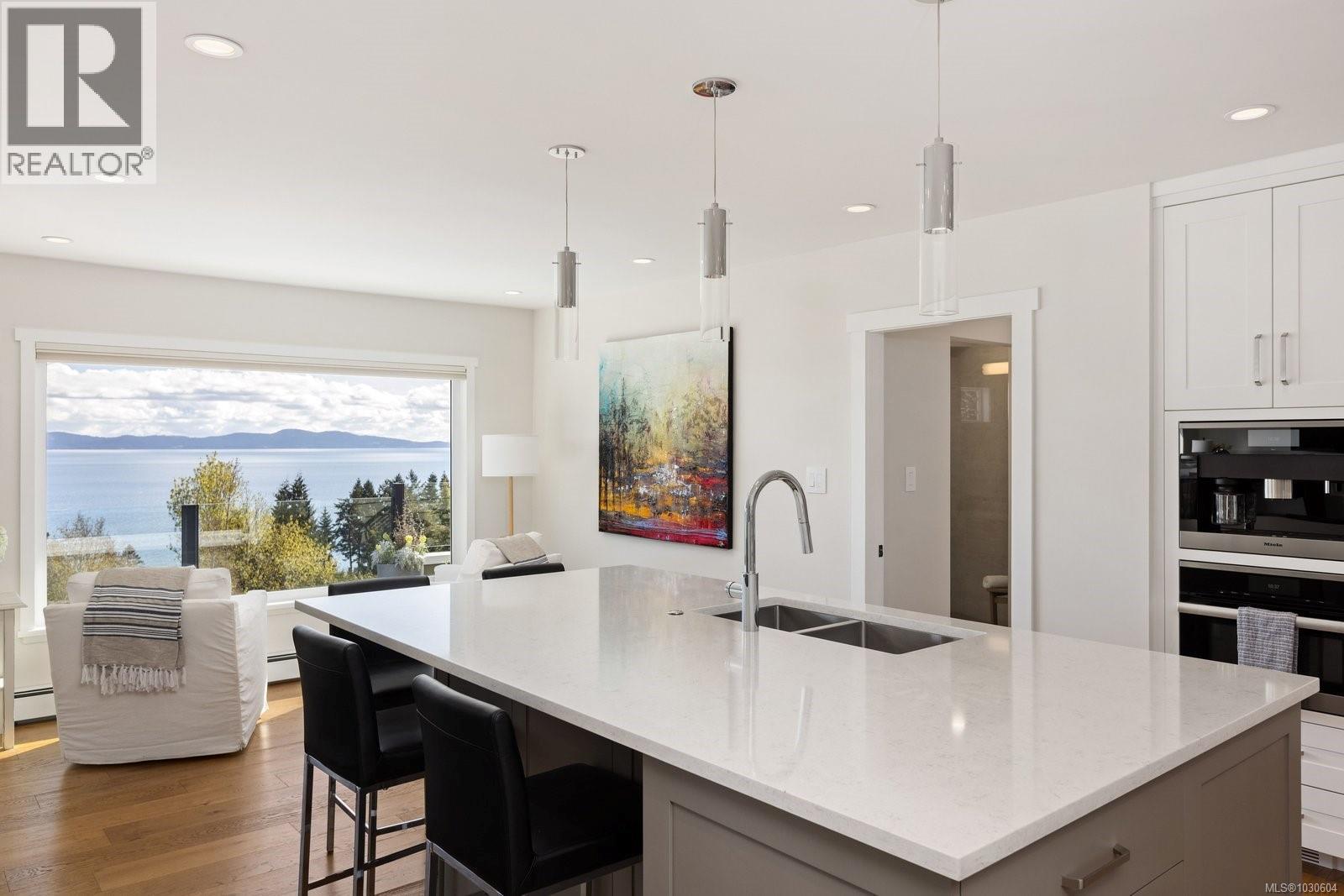  5011 Hilarie Place, Saanich