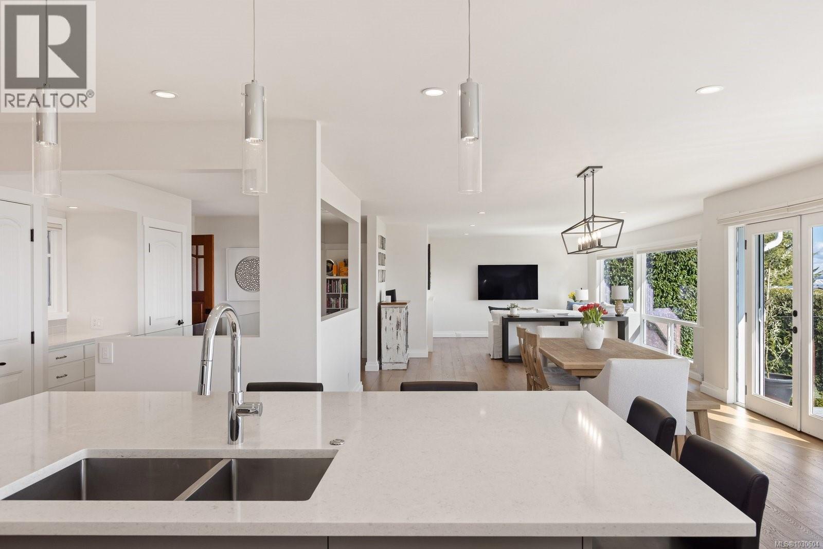  5011 Hilarie Place, Saanich