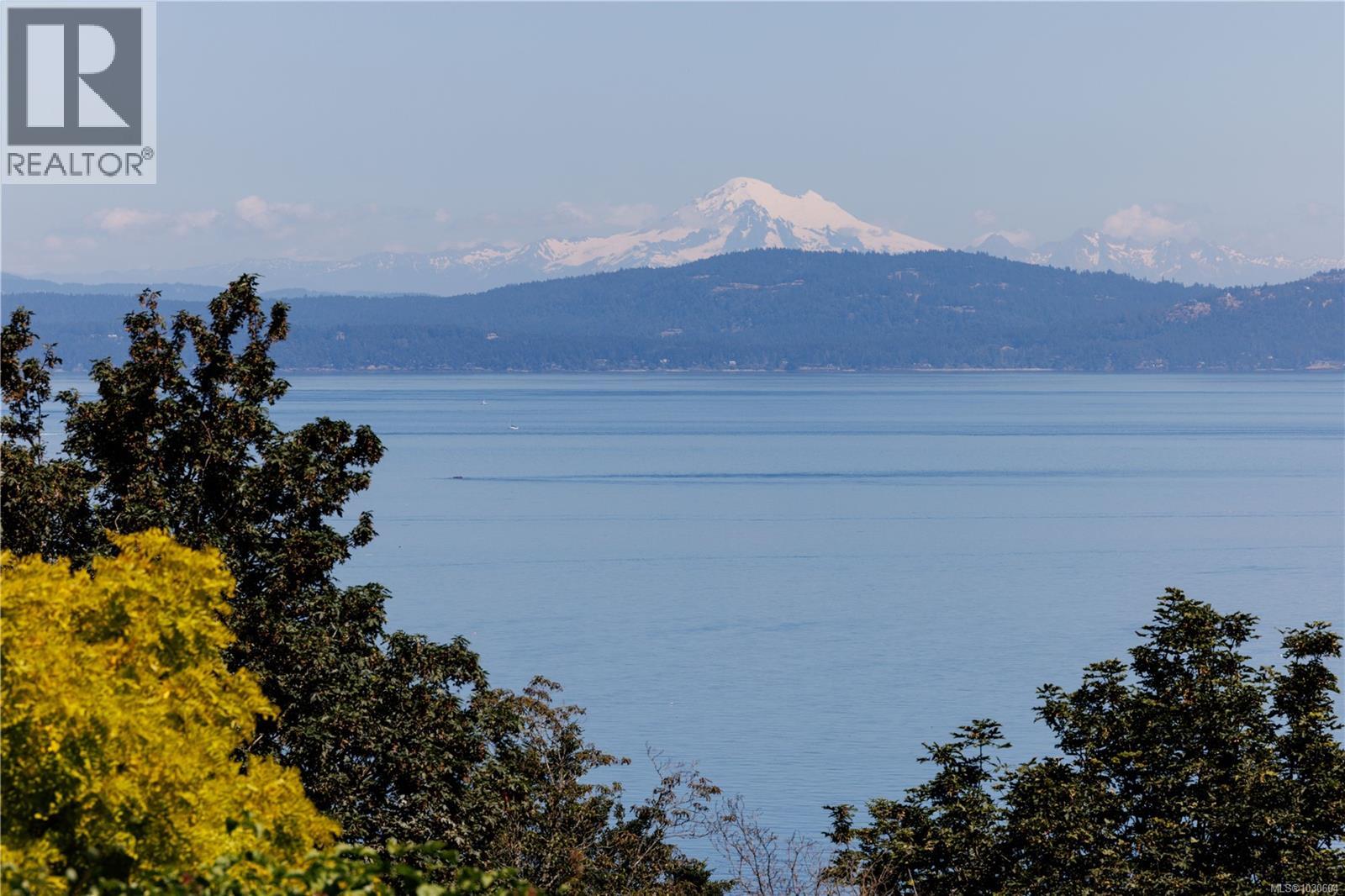  5011 Hilarie Place, Saanich