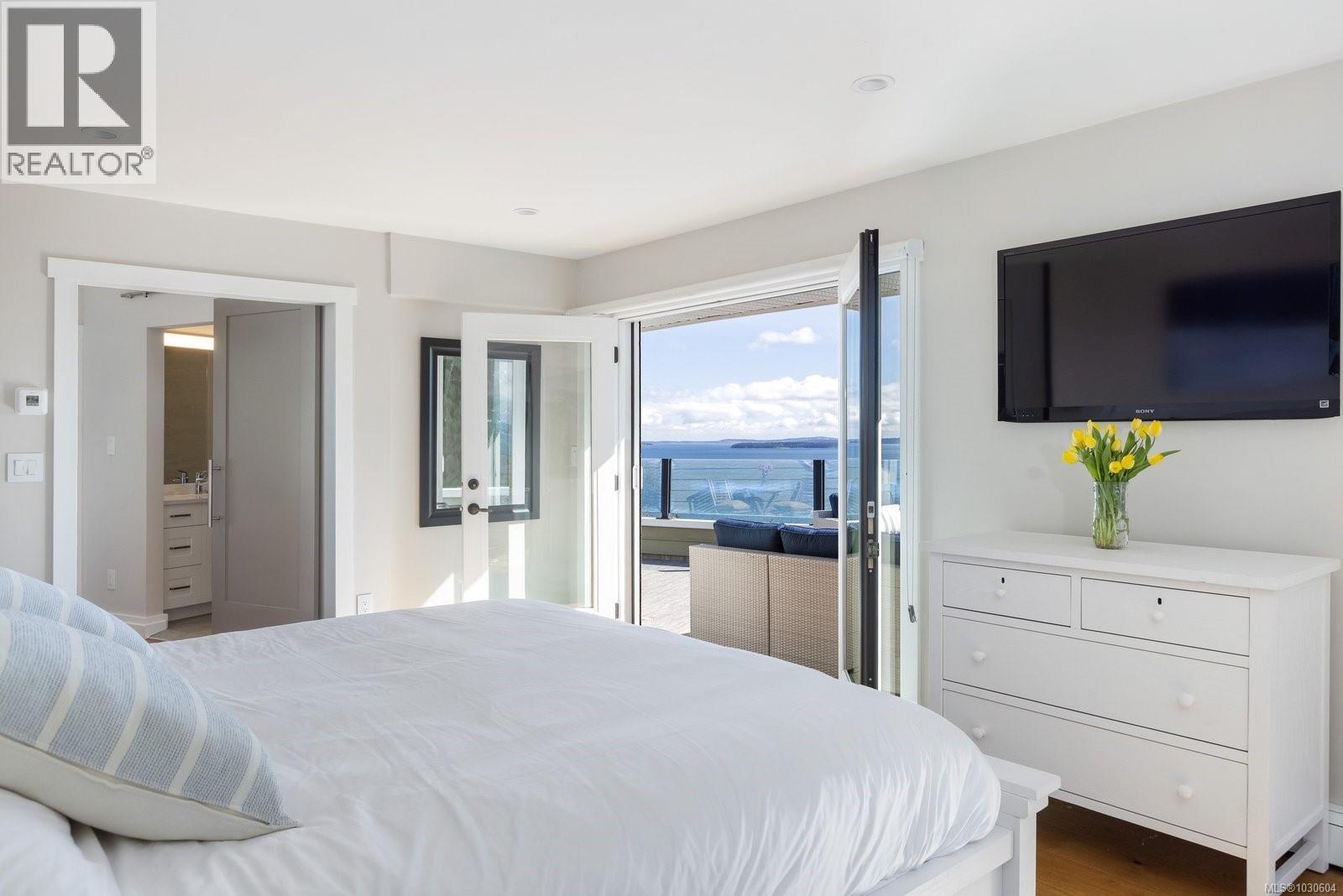  5011 Hilarie Place, Saanich