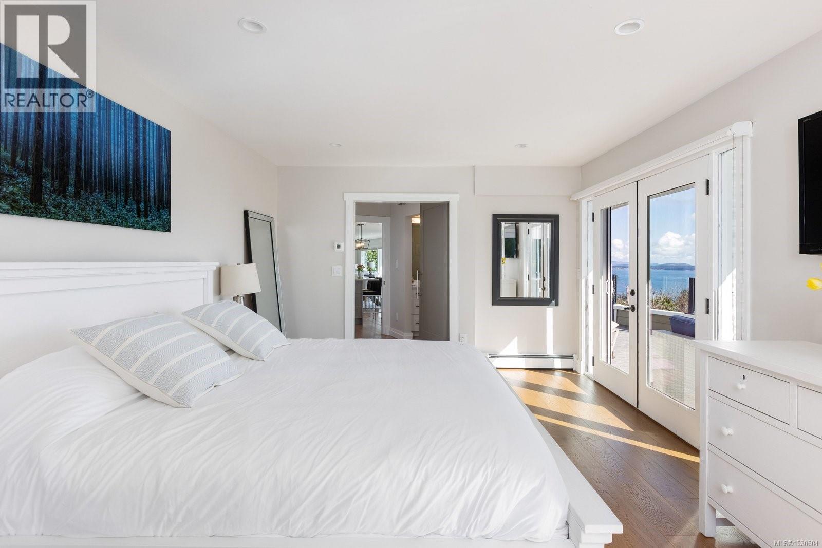  5011 Hilarie Place, Saanich