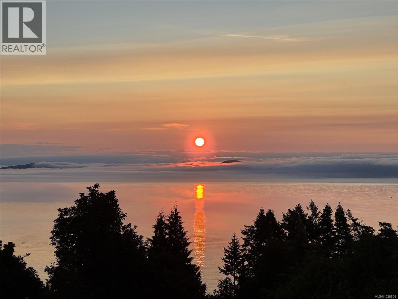  5011 Hilarie Place, Saanich