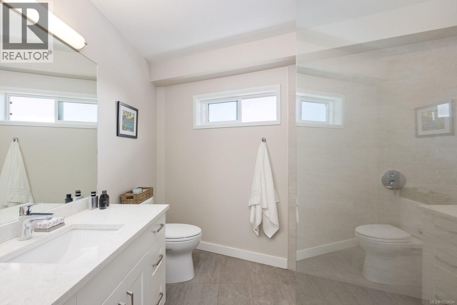  5011 Hilarie Place, Saanich