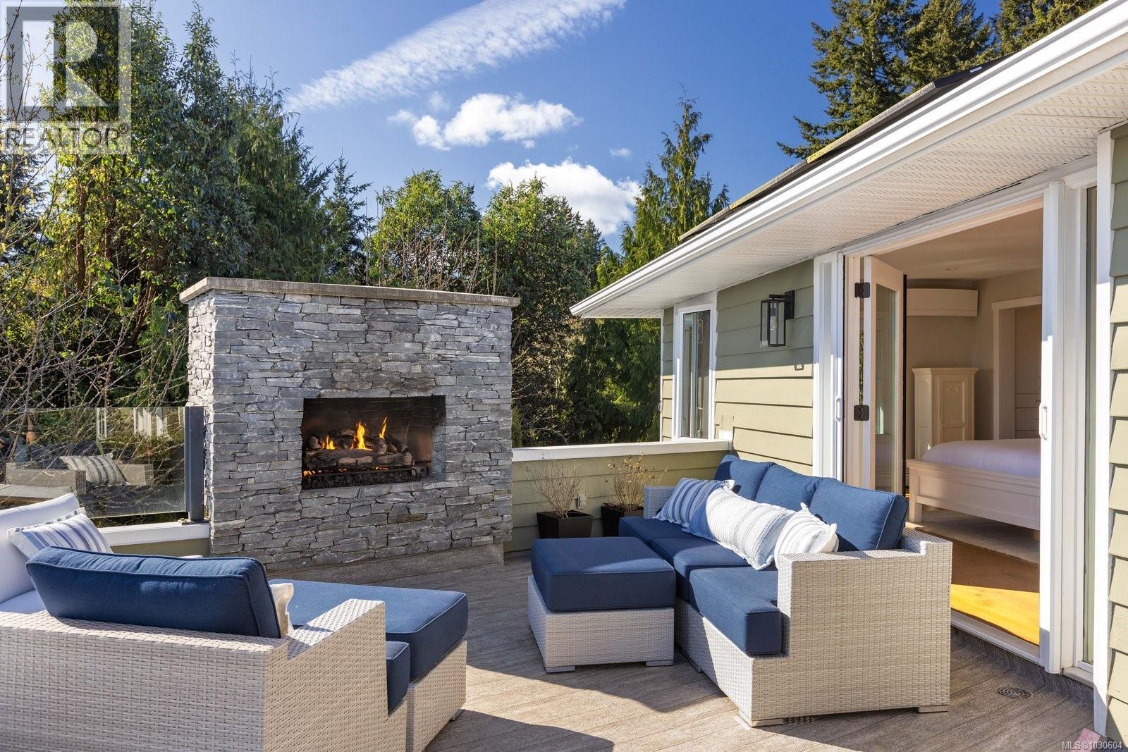  5011 Hilarie Place, Saanich