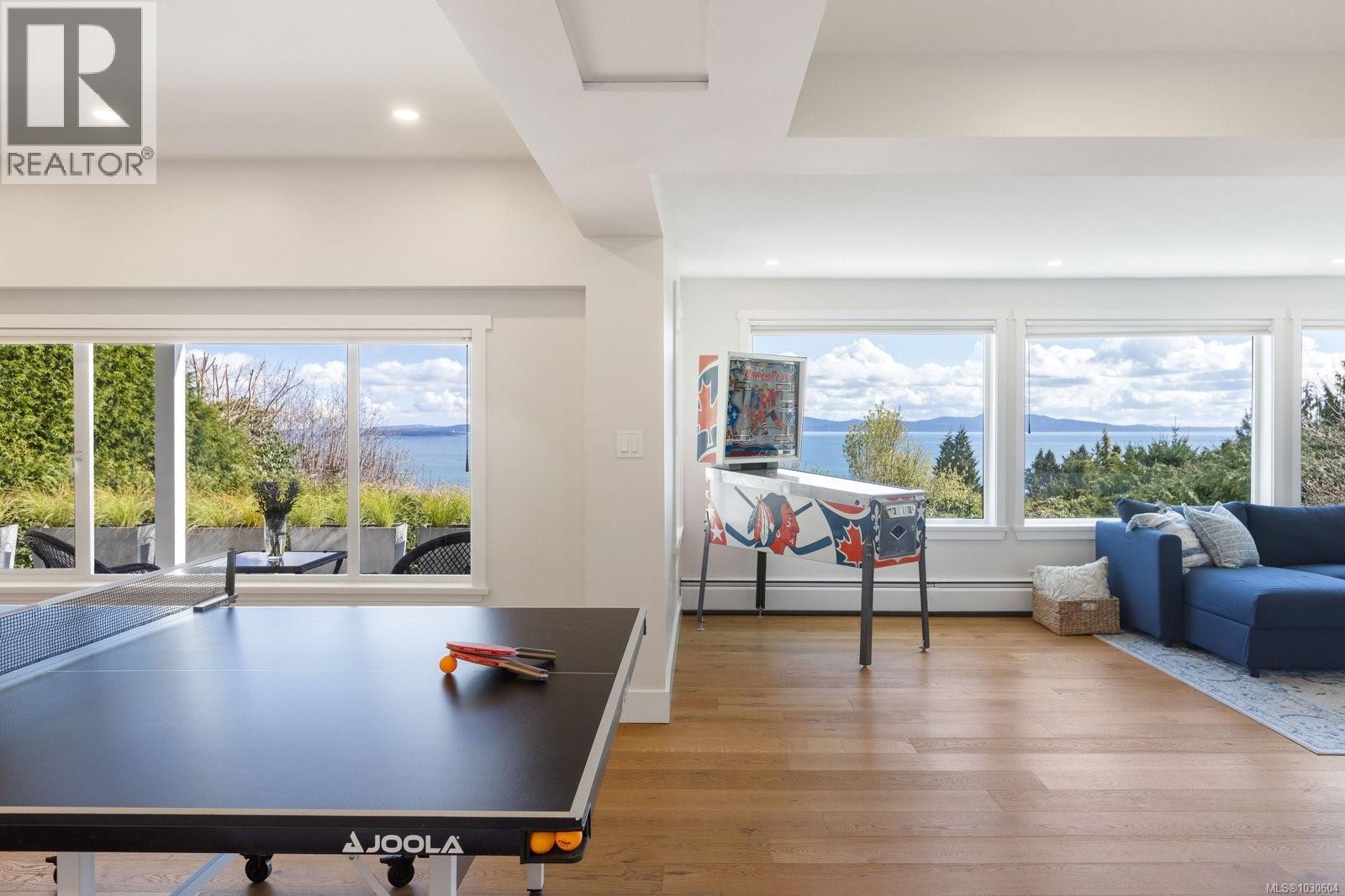  5011 Hilarie Place, Saanich