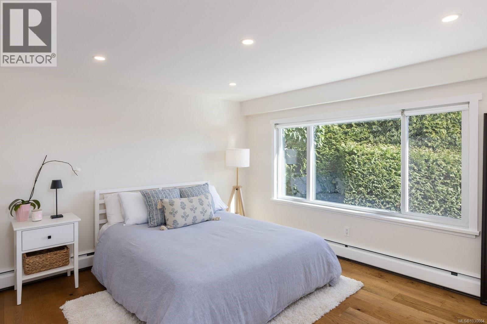  5011 Hilarie Place, Saanich