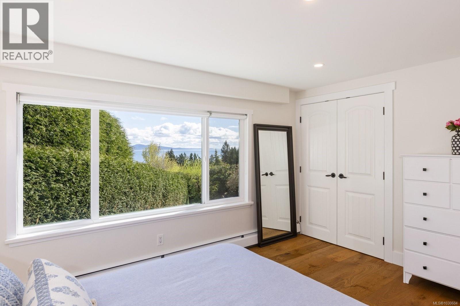  5011 Hilarie Place, Saanich