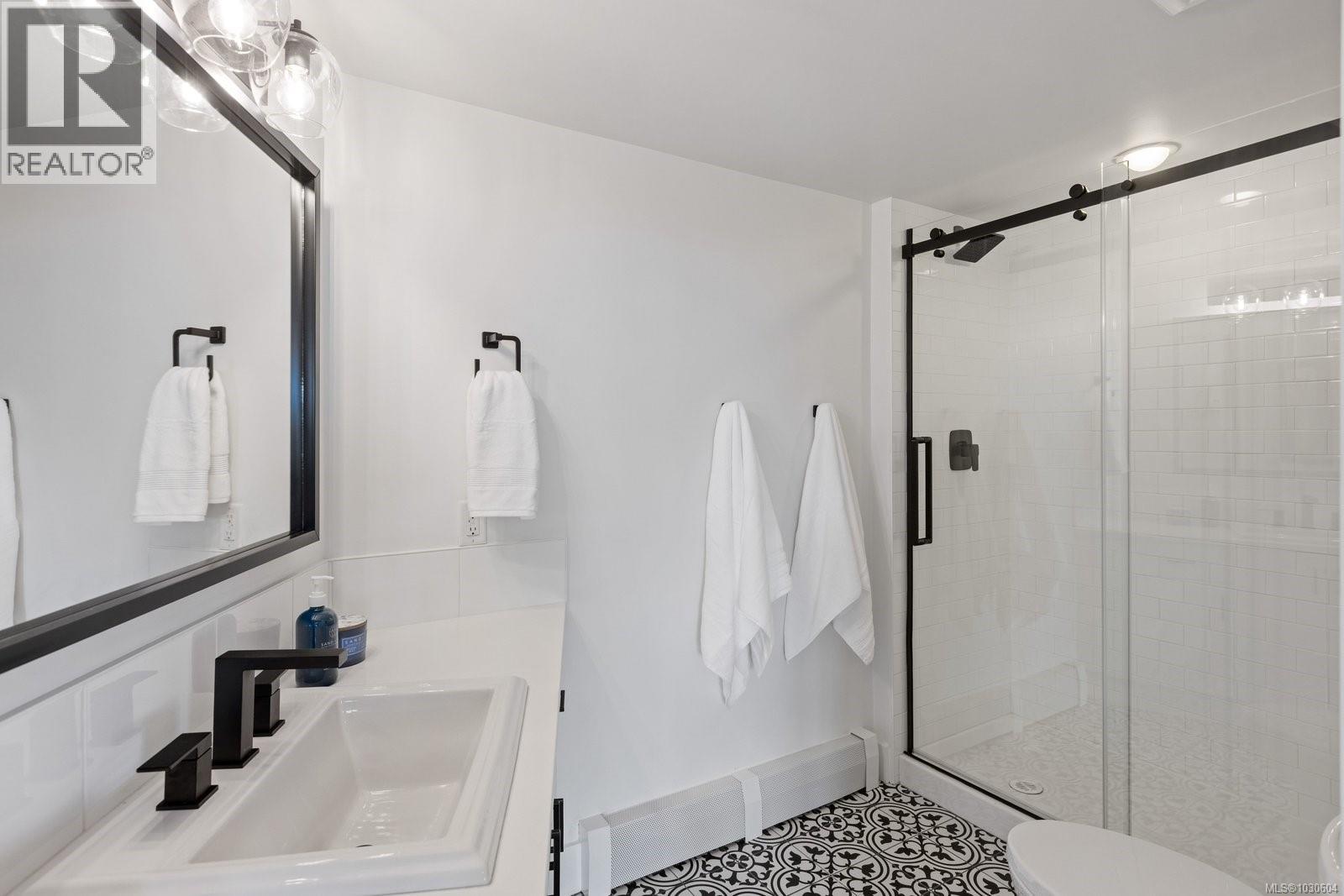  5011 Hilarie Place, Saanich