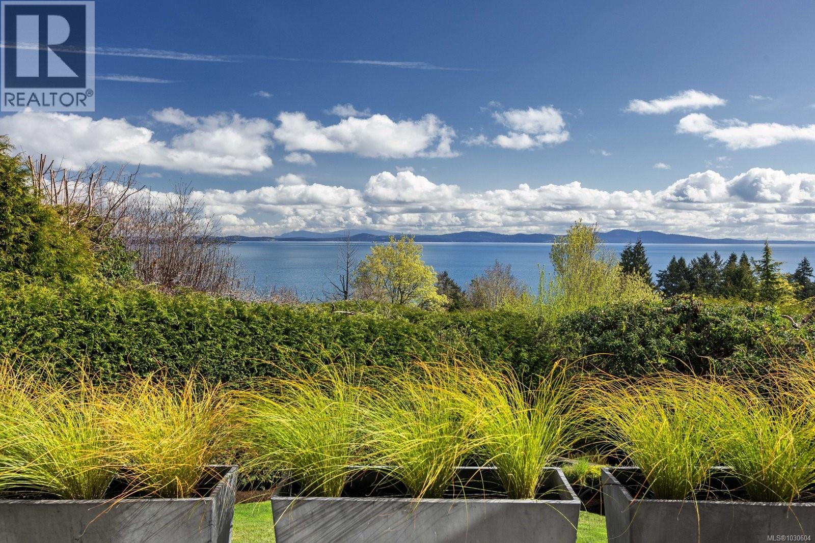  5011 Hilarie Place, Saanich