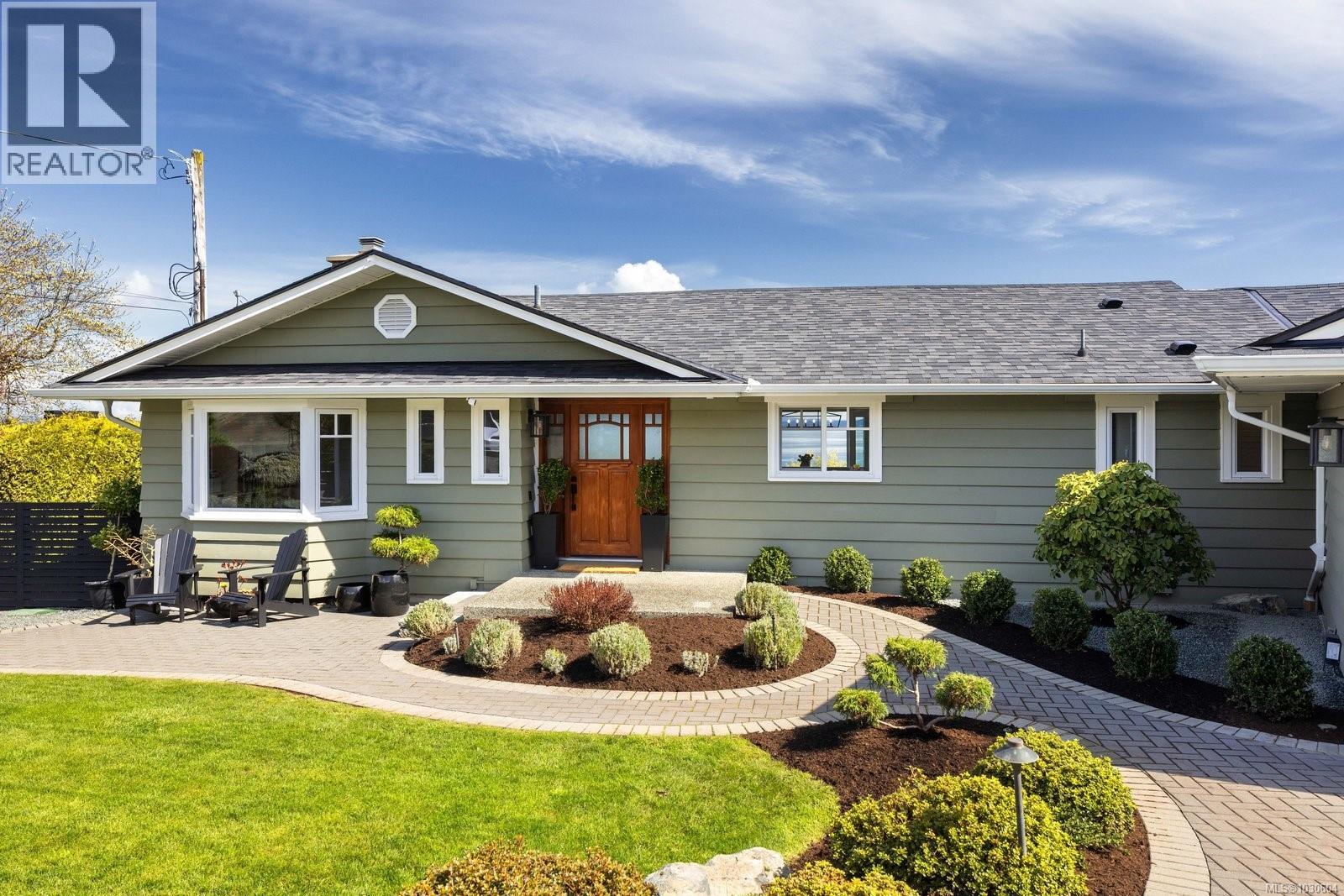  5011 Hilarie Place, Saanich