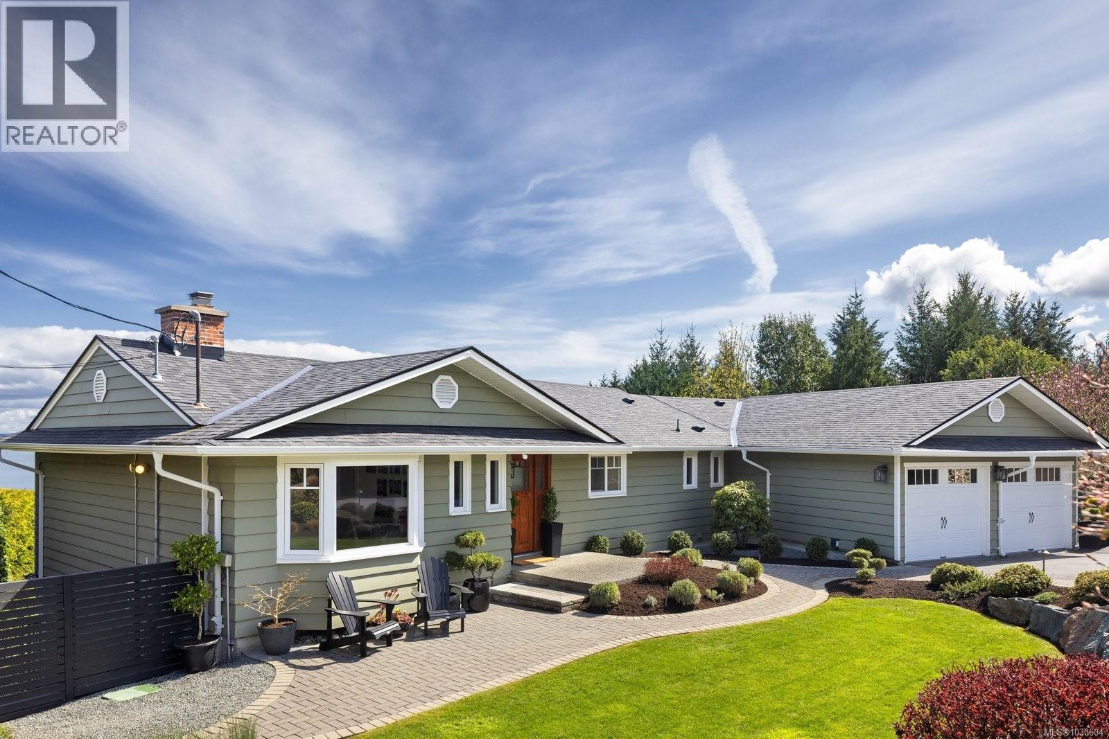  5011 Hilarie Place, Saanich