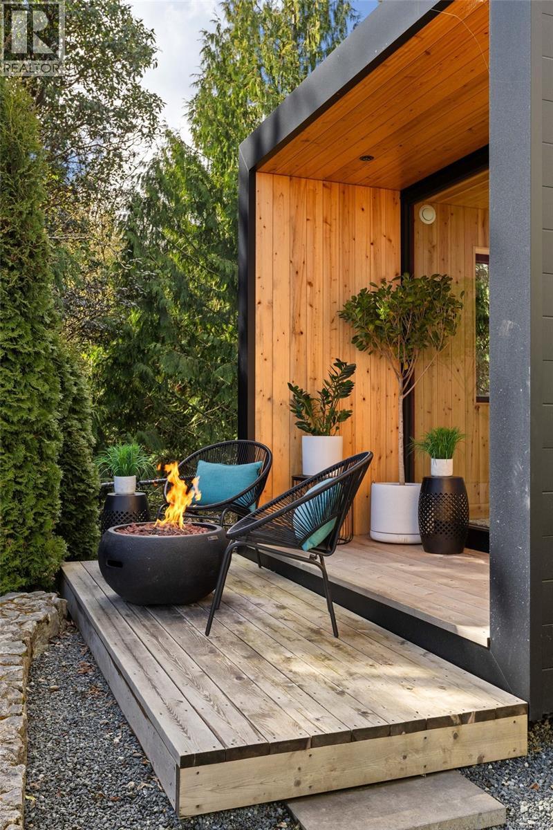  5011 Hilarie Place, Saanich