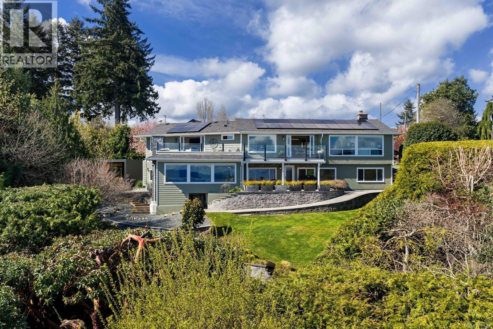  5011 Hilarie Place, Saanich
