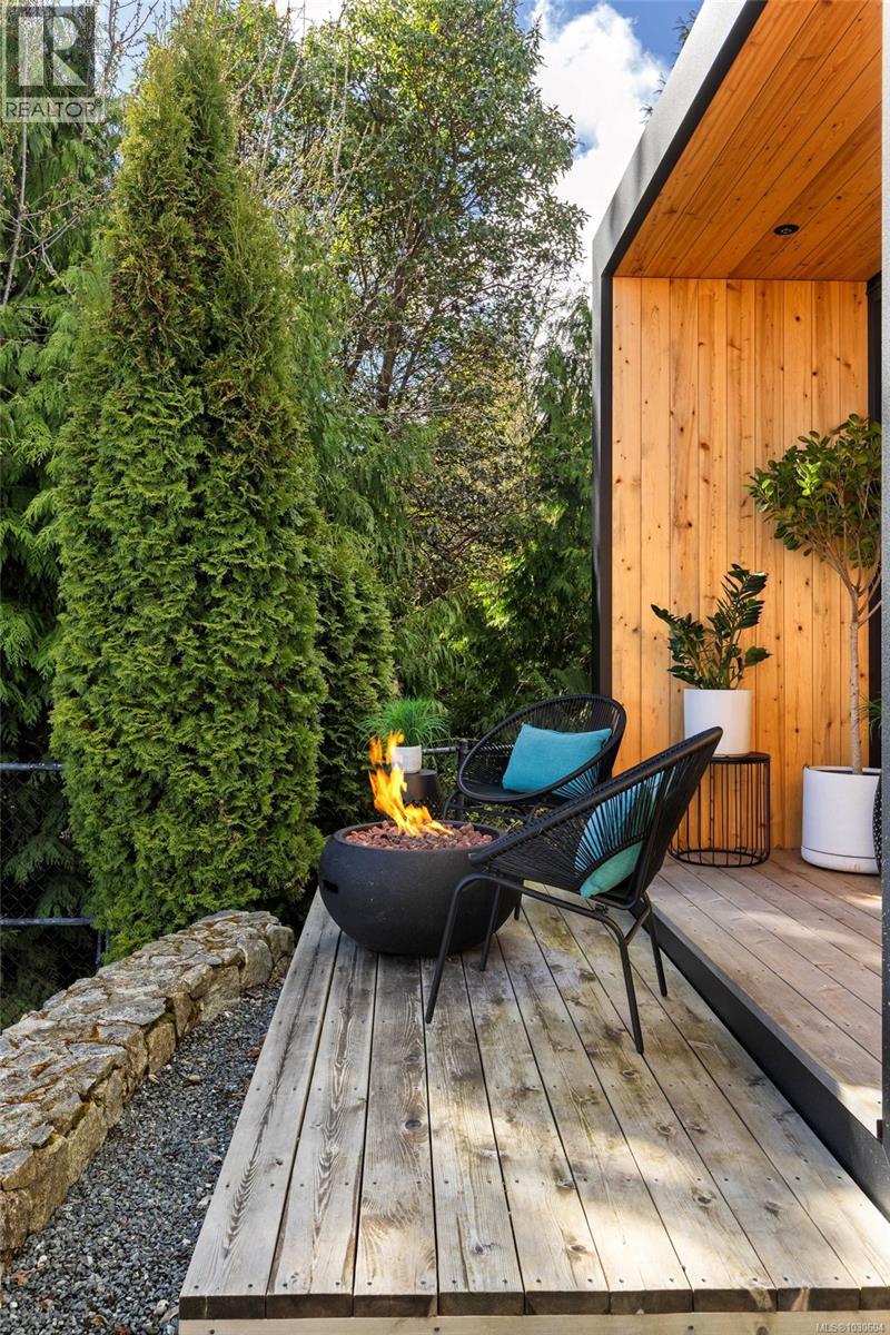  5011 Hilarie Place, Saanich