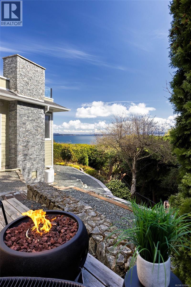  5011 Hilarie Place, Saanich