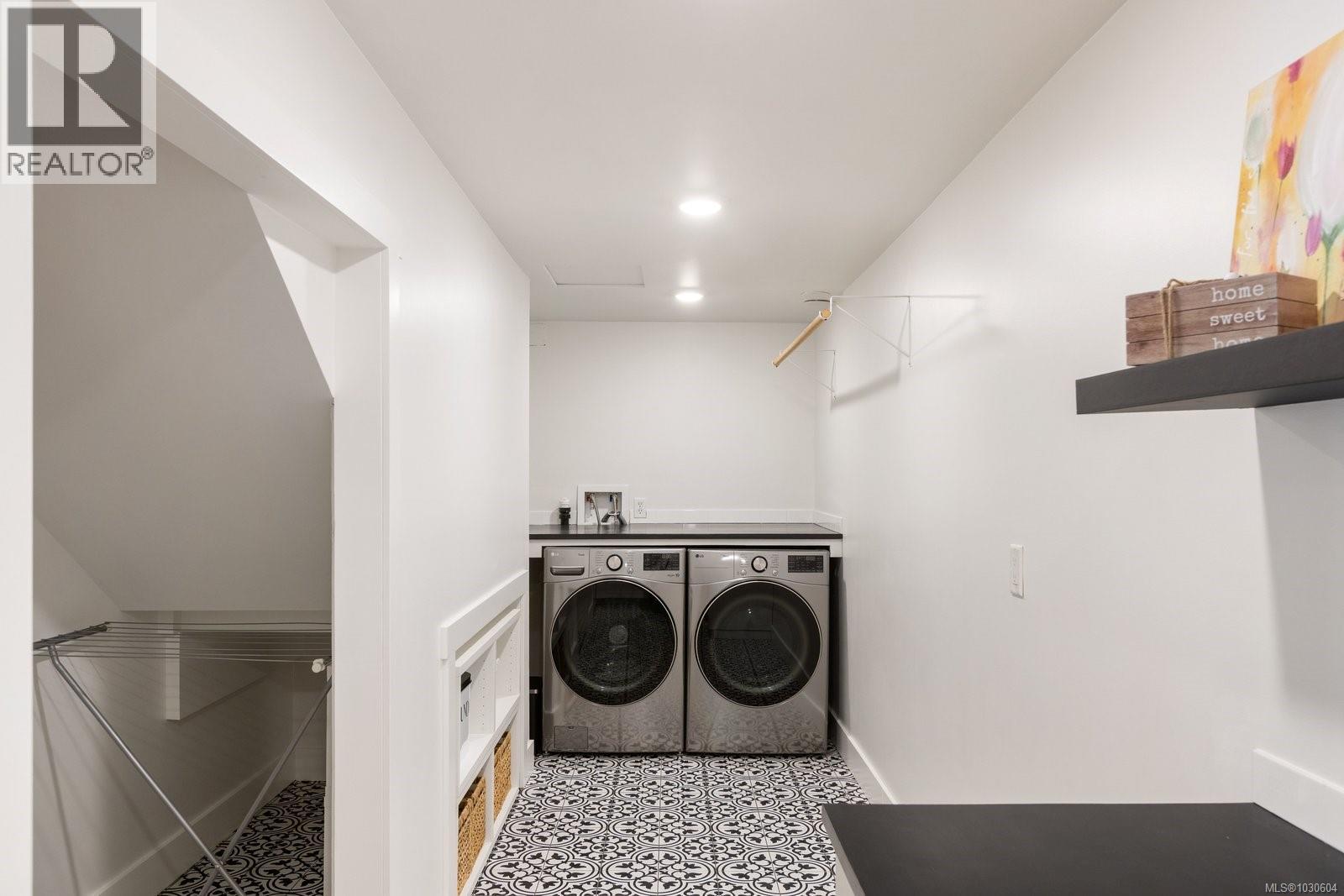  5011 Hilarie Place, Saanich