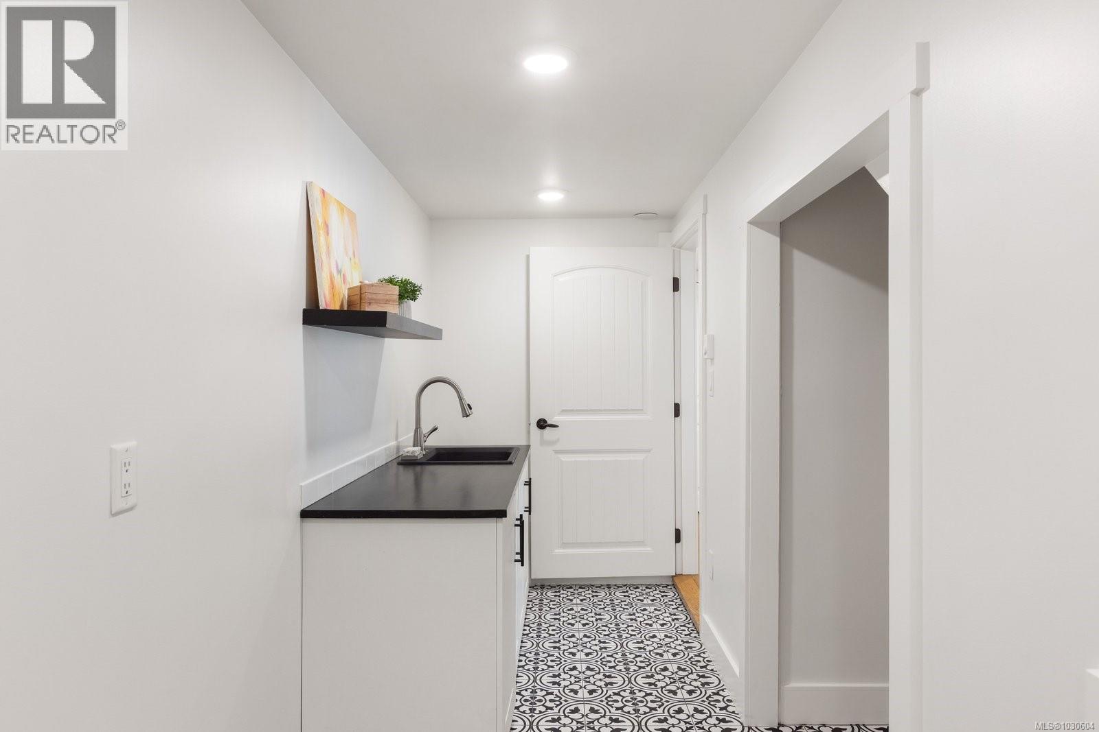  5011 Hilarie Place, Saanich