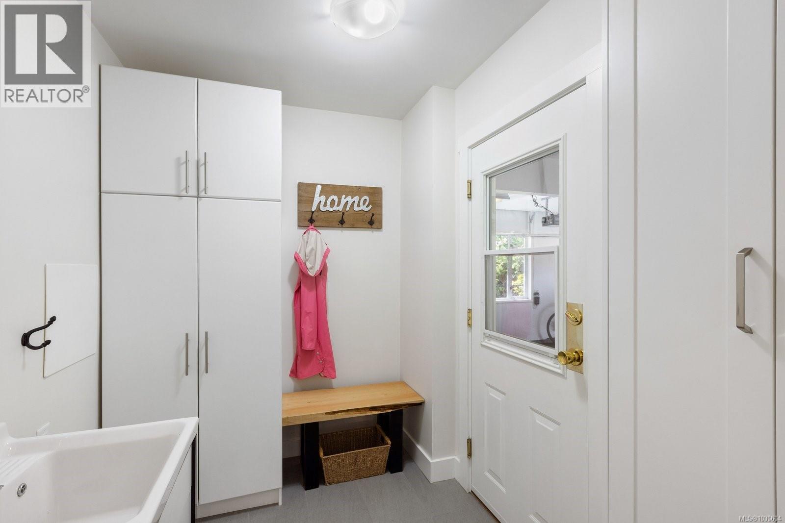  5011 Hilarie Place, Saanich