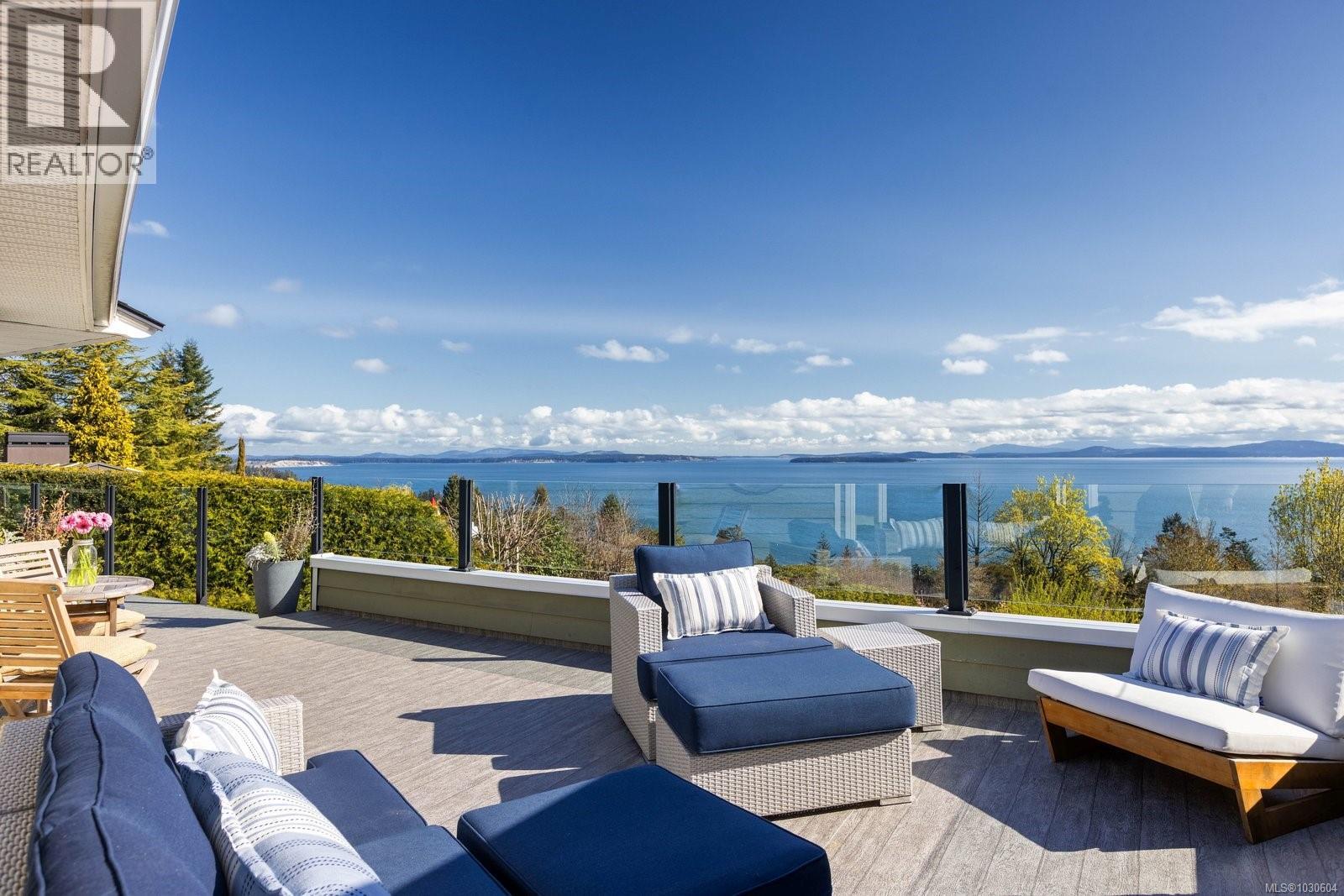  5011 Hilarie Place, Saanich