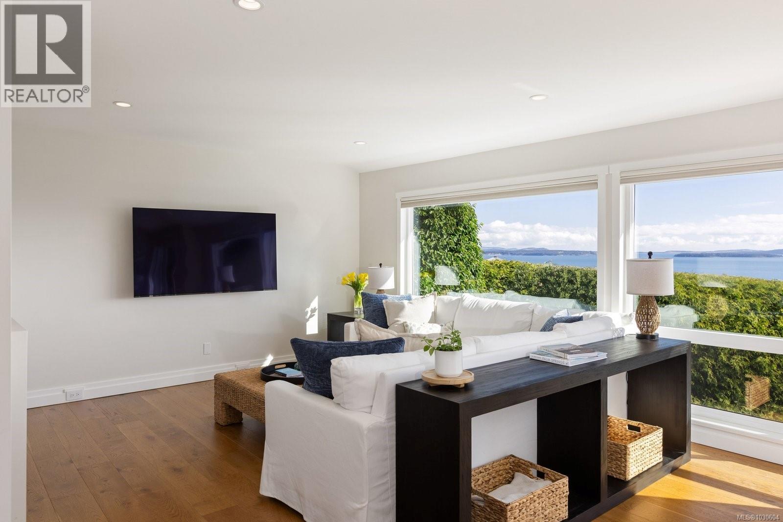  5011 Hilarie Place, Saanich