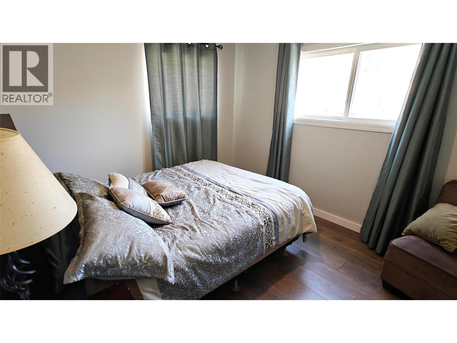 521 TURNER Street, Warfield