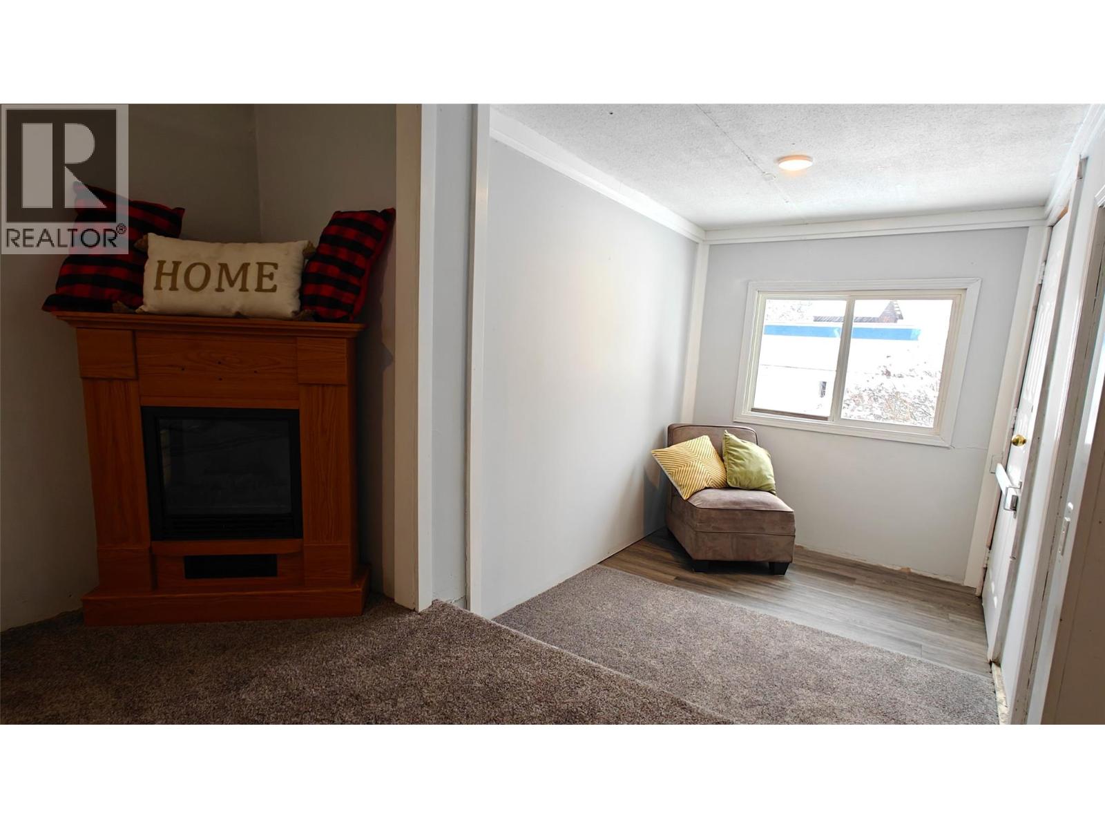 521 TURNER Street, Warfield