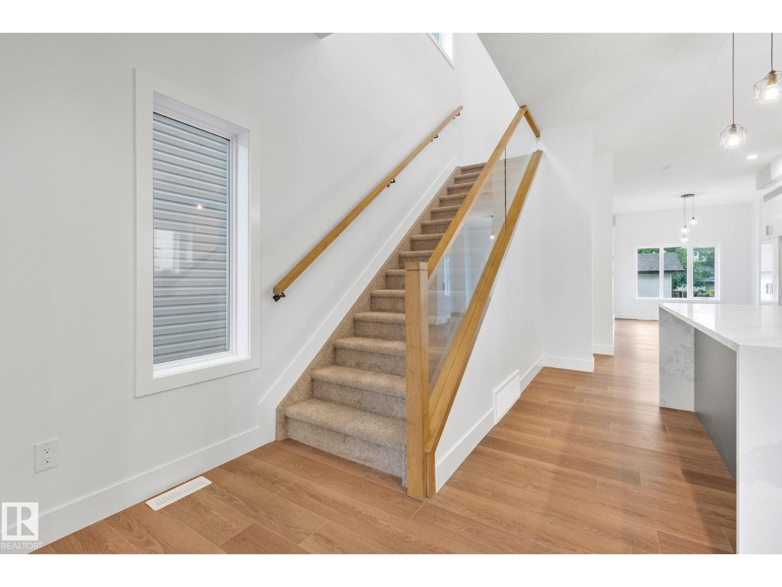 11036 128 ST NW, Edmonton