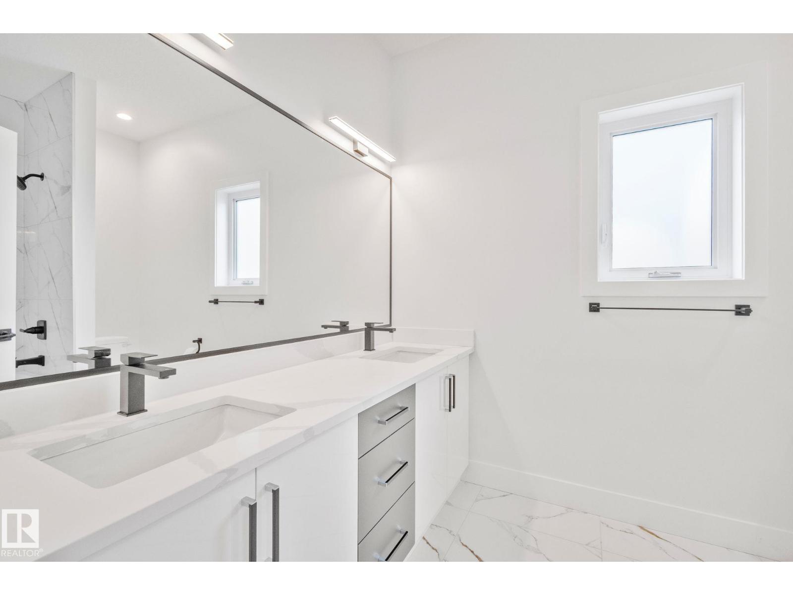 11036 128 ST NW, Edmonton