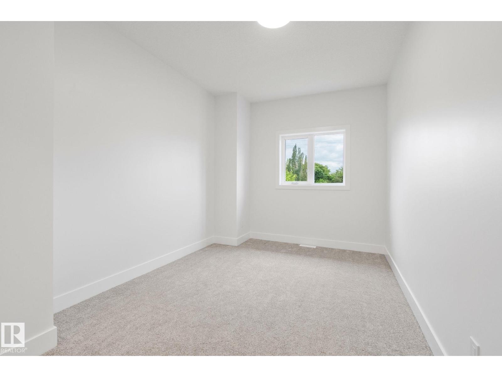 11036 128 ST NW, Edmonton