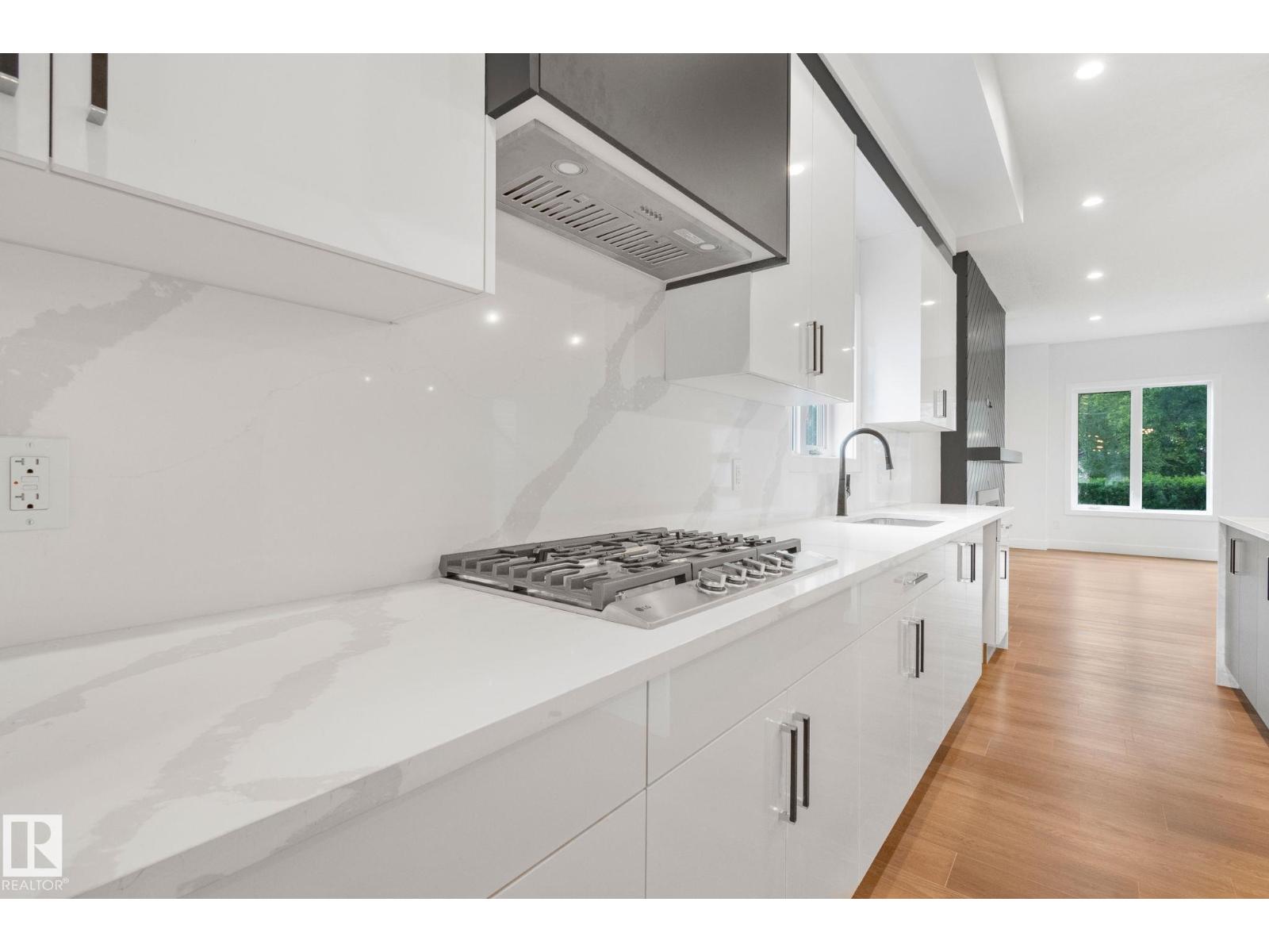 11036 128 ST NW, Edmonton