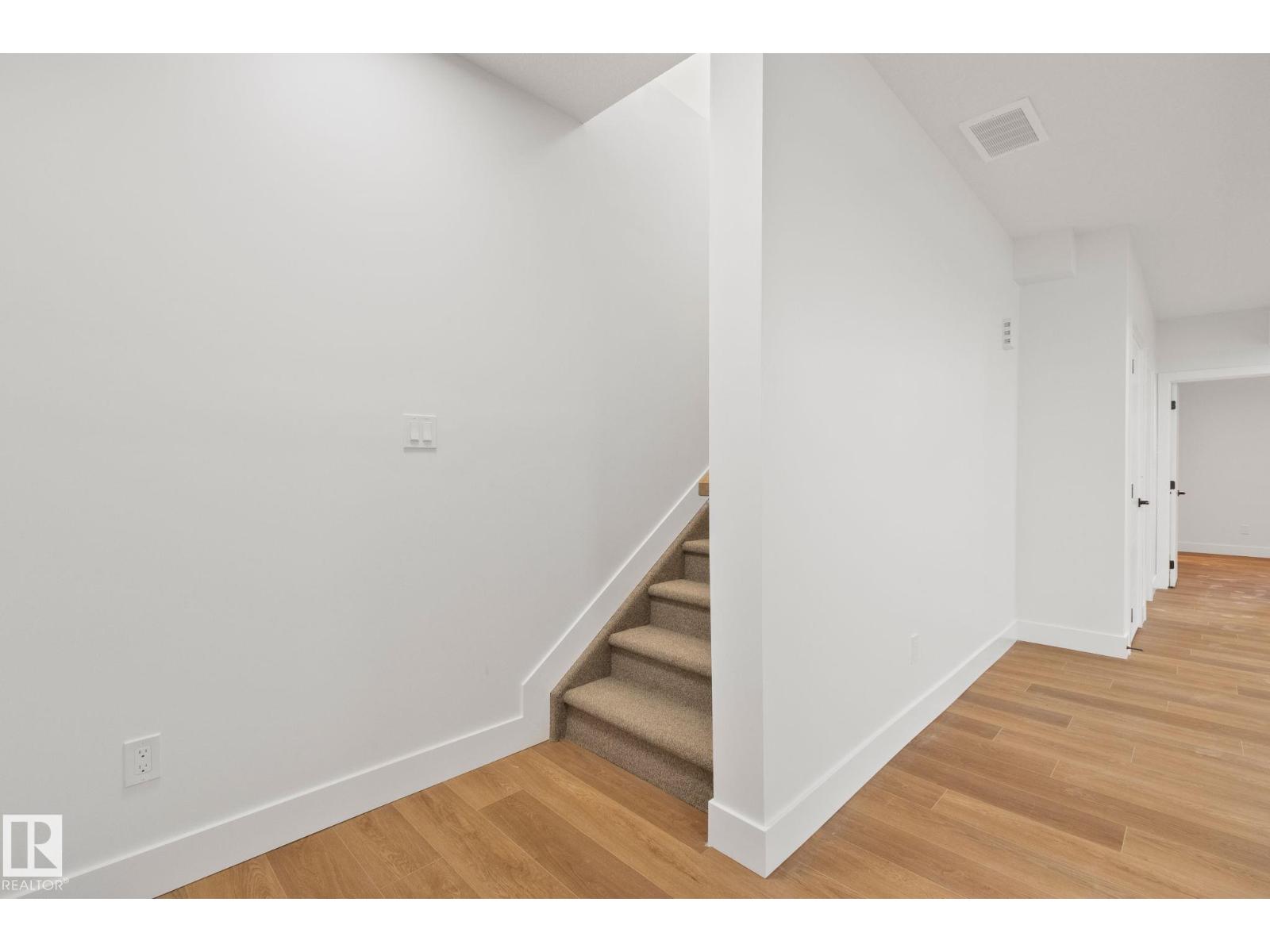 11036 128 ST NW, Edmonton