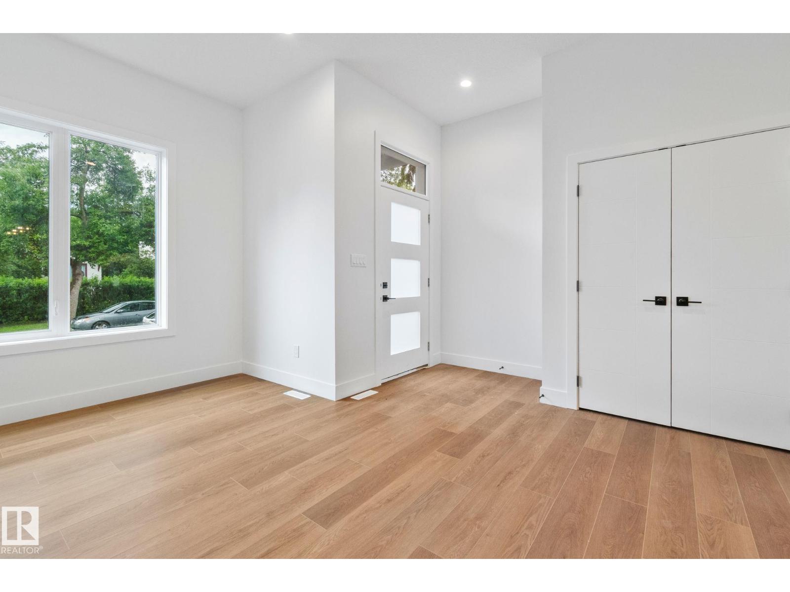 11036 128 ST NW, Edmonton