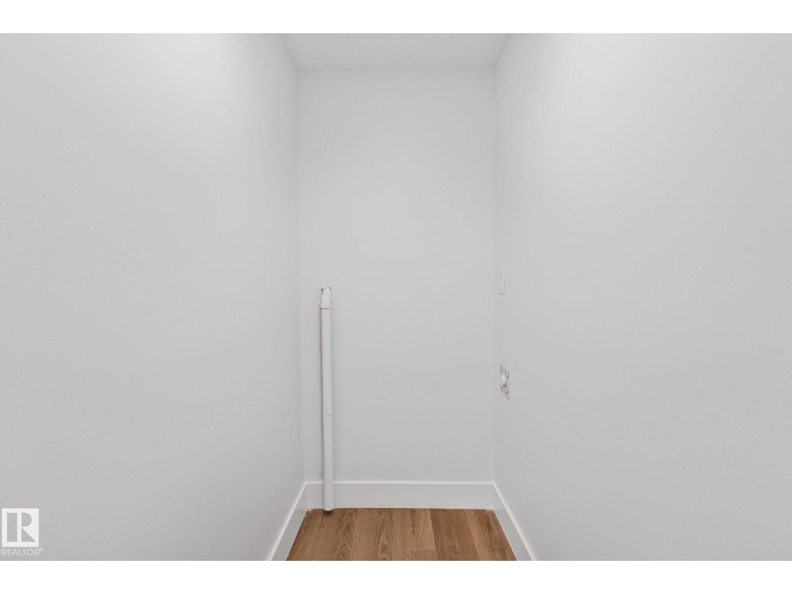 11036 128 ST NW, Edmonton