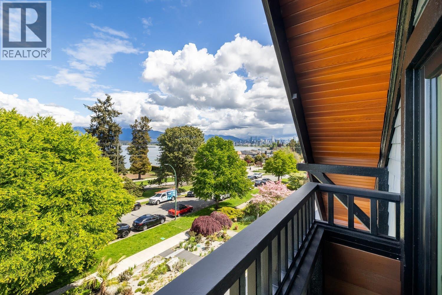 3240 W 1ST AVENUE, Vancouver